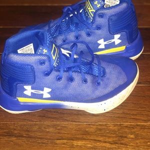 Under Armour. Basketball shoes.